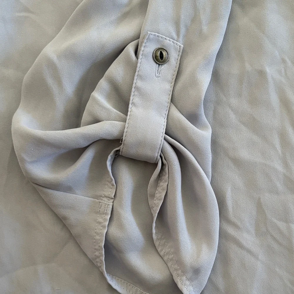 Women’s Blouse Bundle - Picture 15 of 16